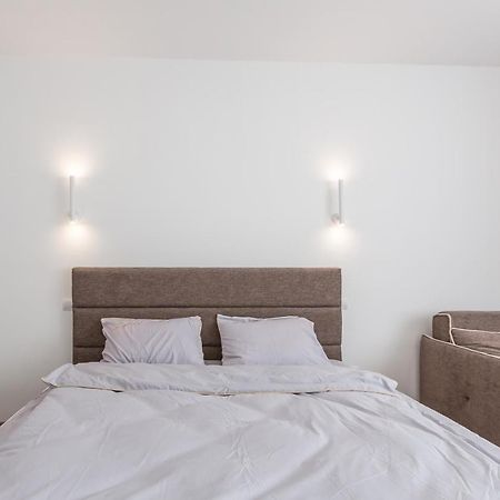 Центр На Вулиці Проспект Шевченка 12 Навпроти Макдональса З Балконом Apartment Lviv Bagian luar foto