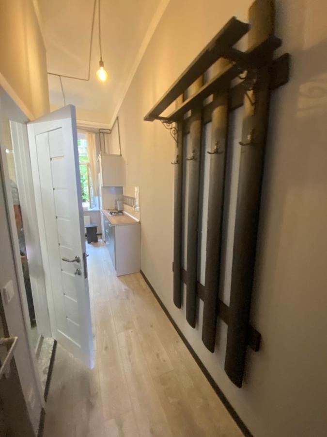 Центр На Вулиці Проспект Шевченка 12 Навпроти Макдональса З Балконом Apartment Lviv Bagian luar foto