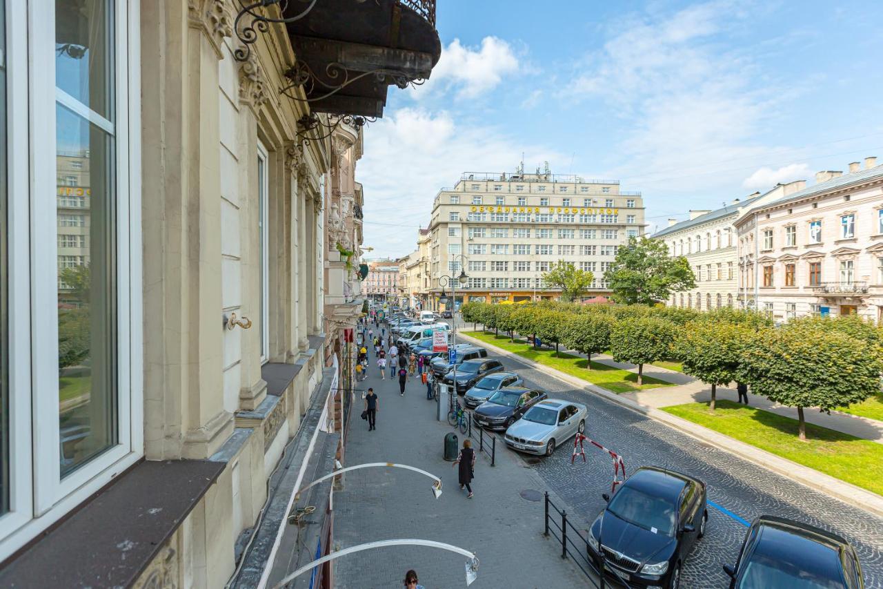 Центр На Вулиці Проспект Шевченка 12 Навпроти Макдональса З Балконом Apartment Lviv Bagian luar foto